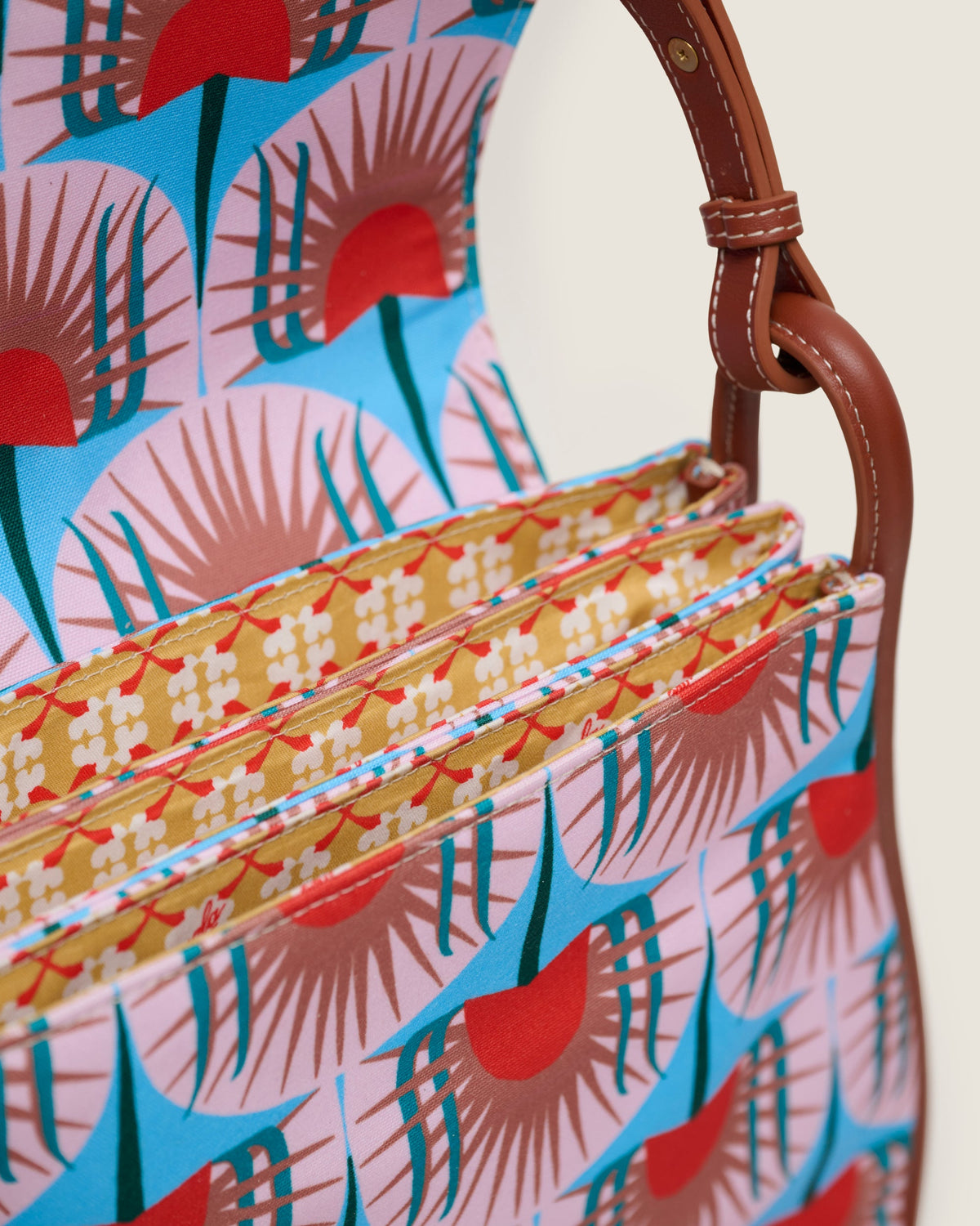 Gerald Big (Leather) - Palm Patio