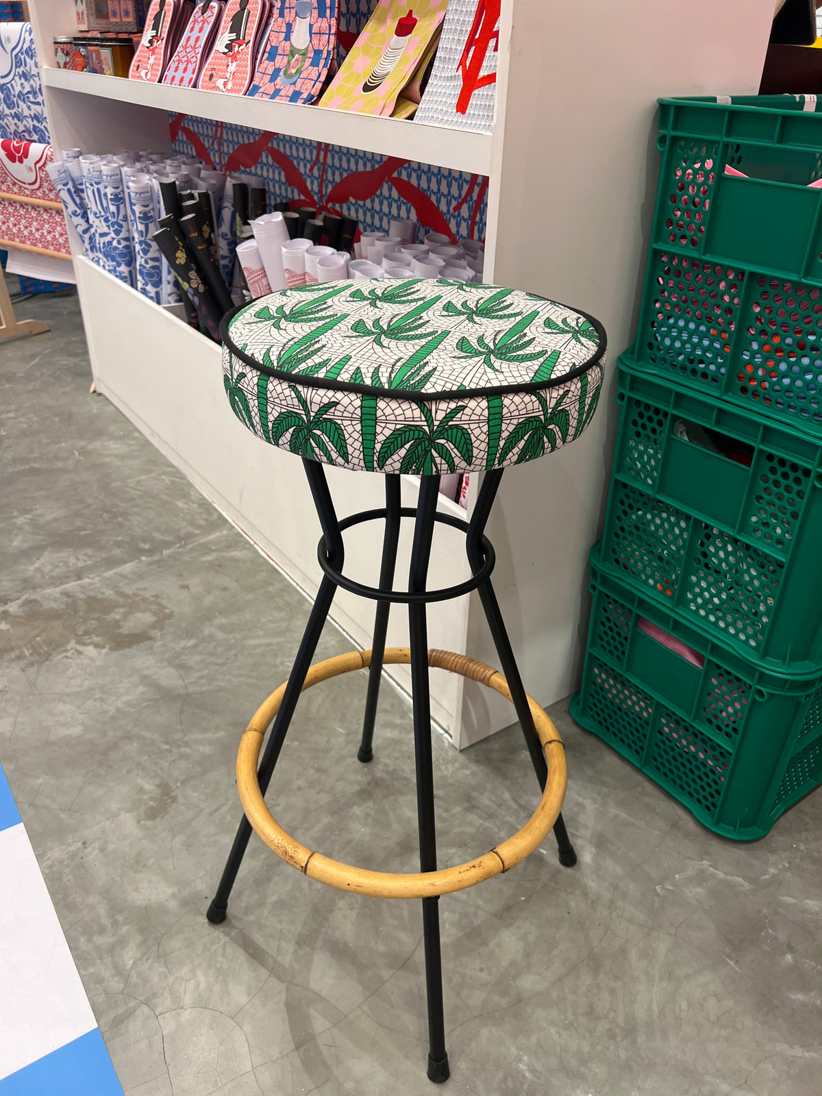 Bar stool