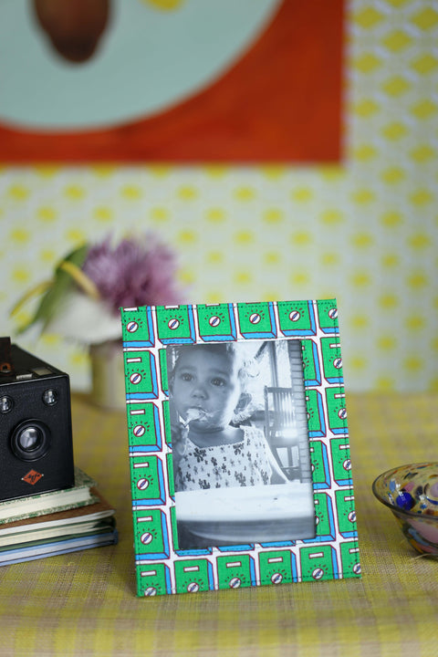 Kasturi Photo Frame - Switch Green