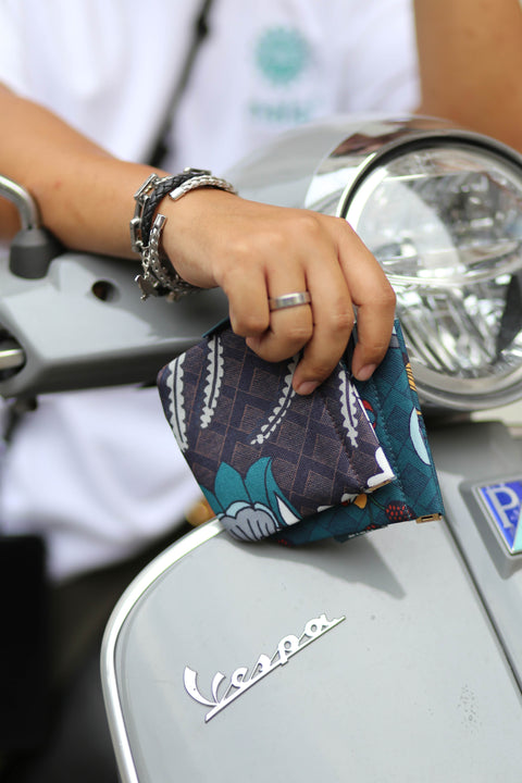 Coin Purse Mandi Bunga - Charcoal Blossoms