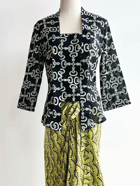 Hitam Manis Kebaya Top - Crepe Ginger