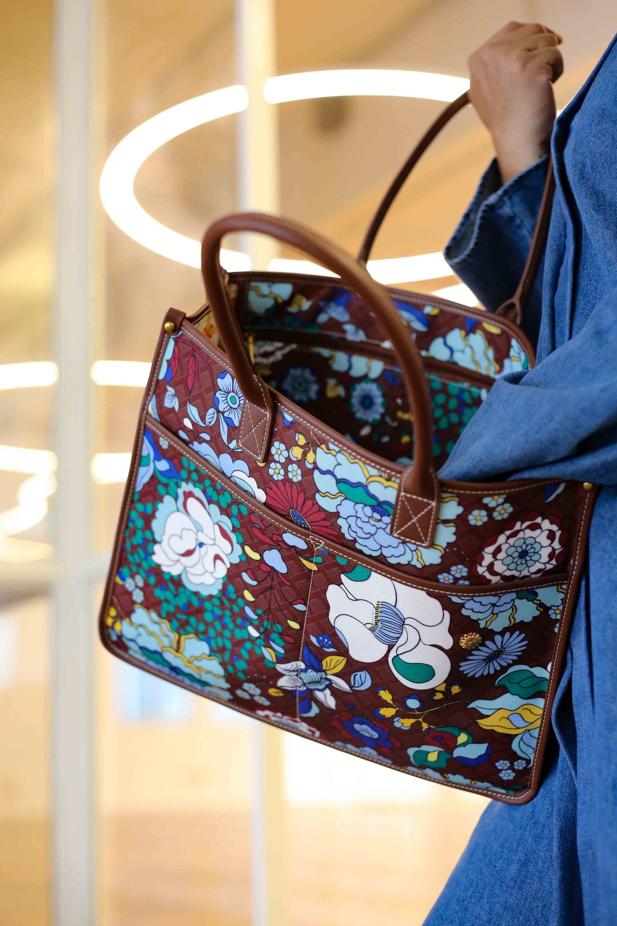 Large Farah (Leather) - Mandi Bunga Chocolate