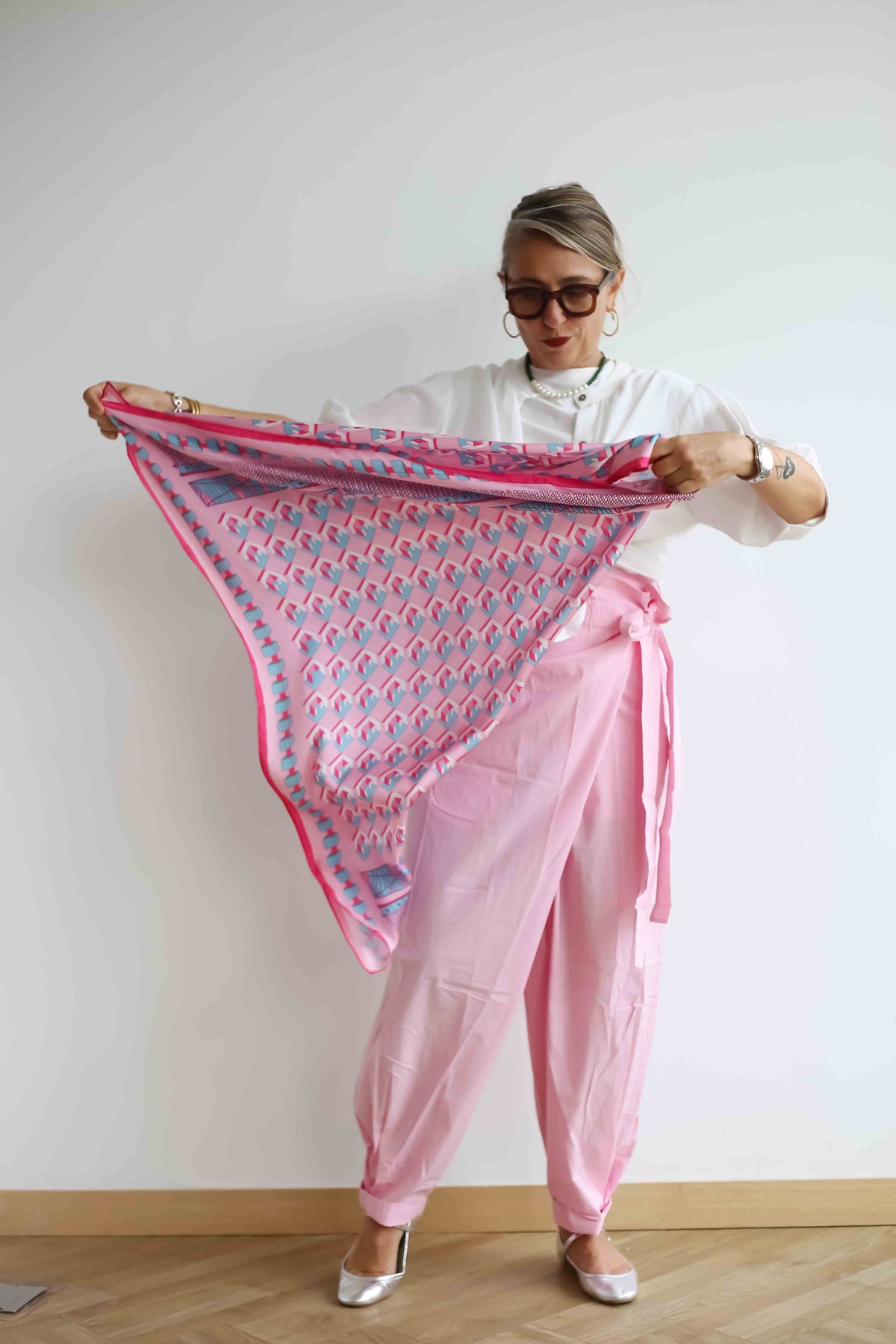Scarf Pink Room