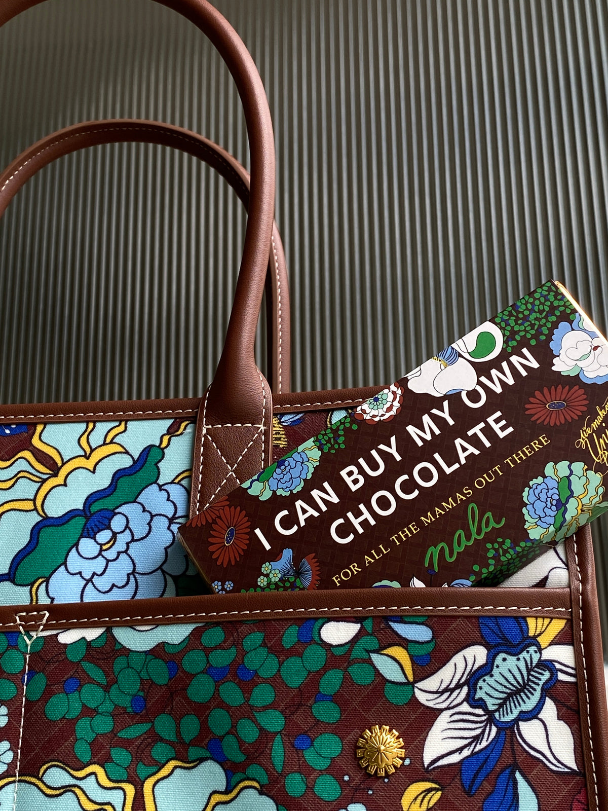 Large Farah (Leather) - Mandi Bunga Chocolate