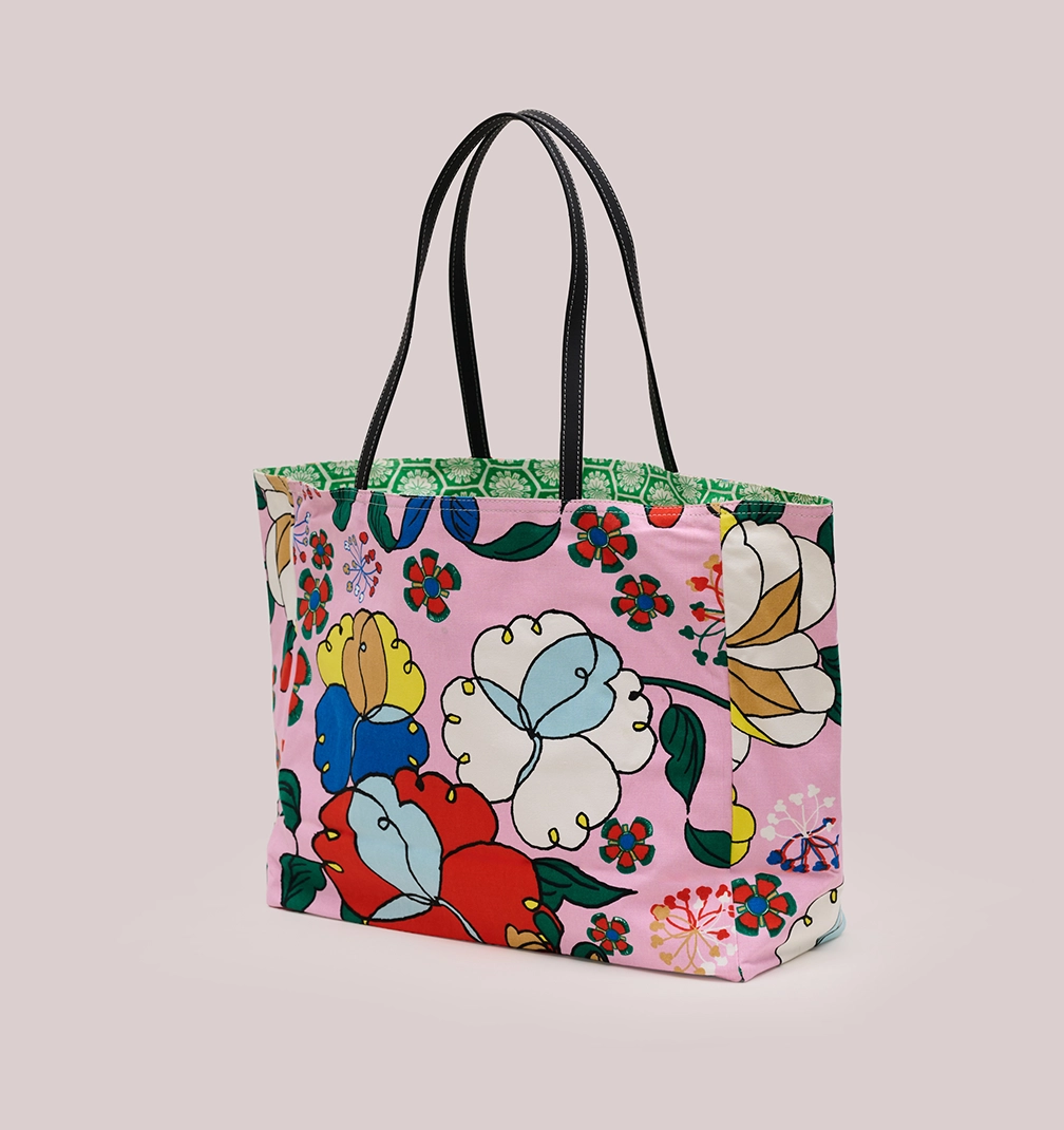 Bunga Raya 3 The skirt that thinks it is a painting.