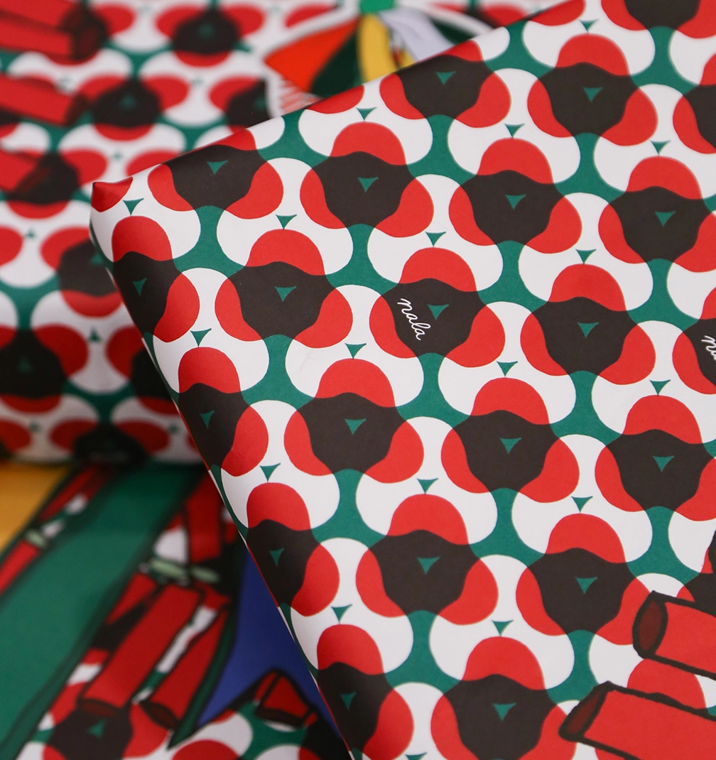 wrapping 2 The skirt that thinks it is a painting.