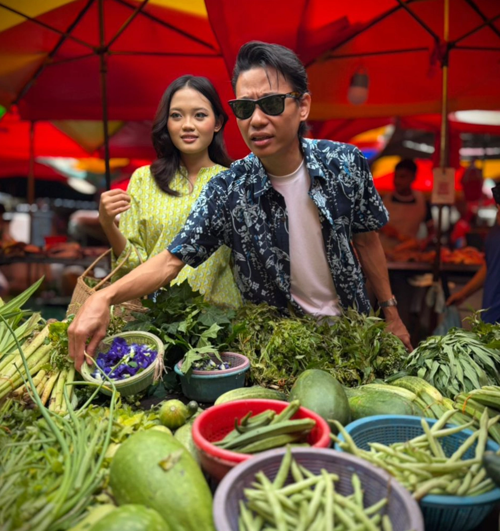 raya 4 The skirt that thinks it is a painting.