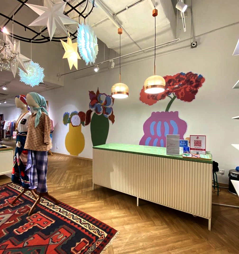 VC 5 The skirt that thinks it is a painting.