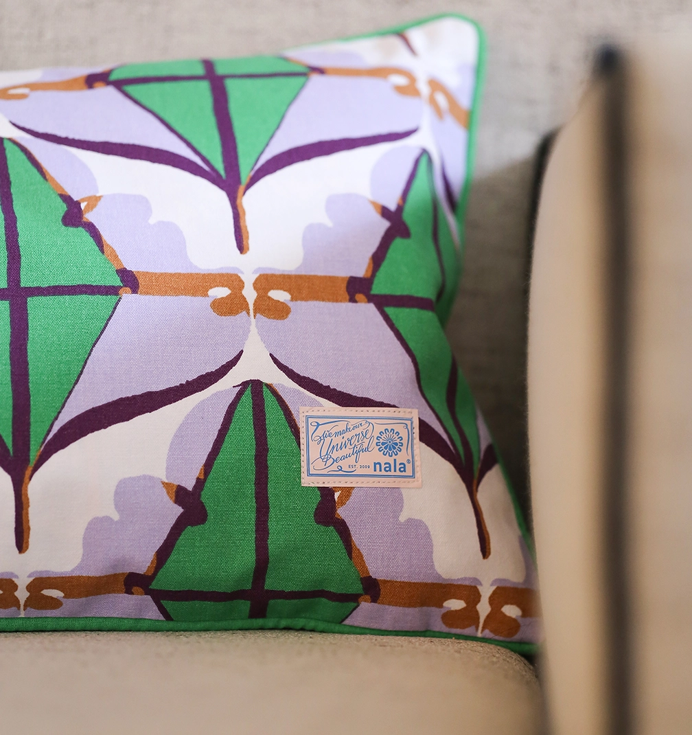 diamond 2 The skirt that thinks it is a painting.