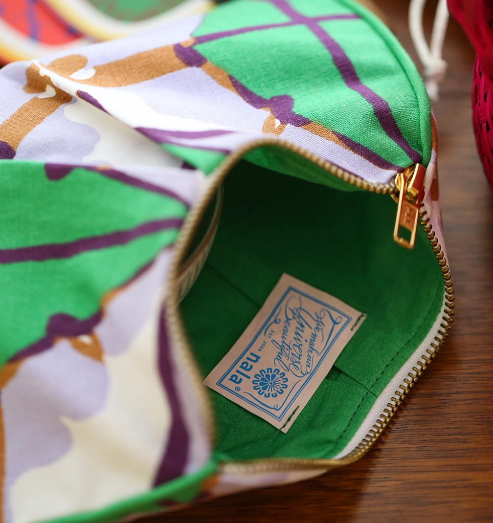 diamond 3 The skirt that thinks it is a painting.