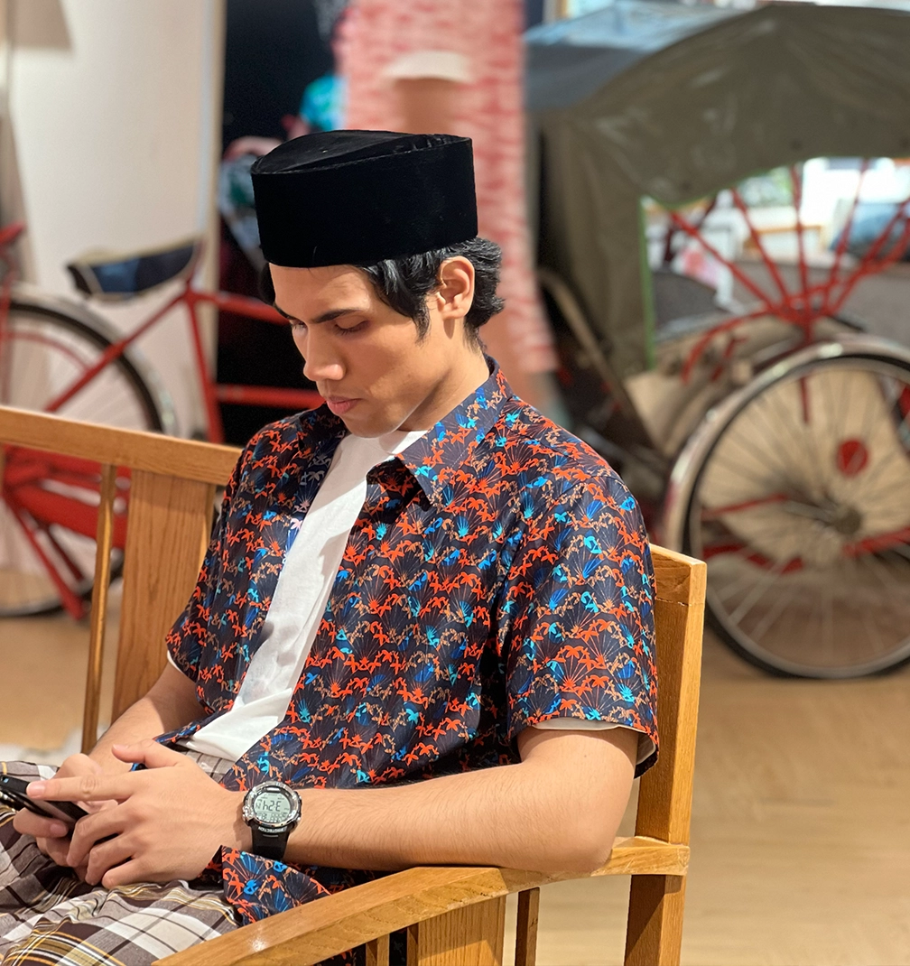 shirts 3 The skirt that thinks it is a painting.