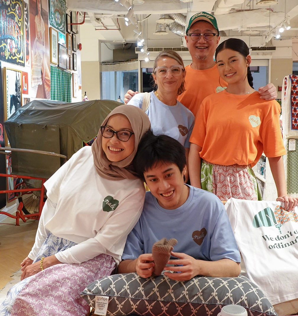 autism new 2 The skirt that thinks it is a painting.