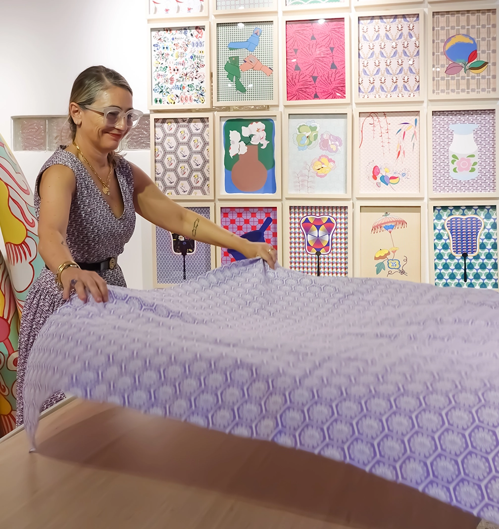 table cloths 4 The skirt that thinks it is a painting.