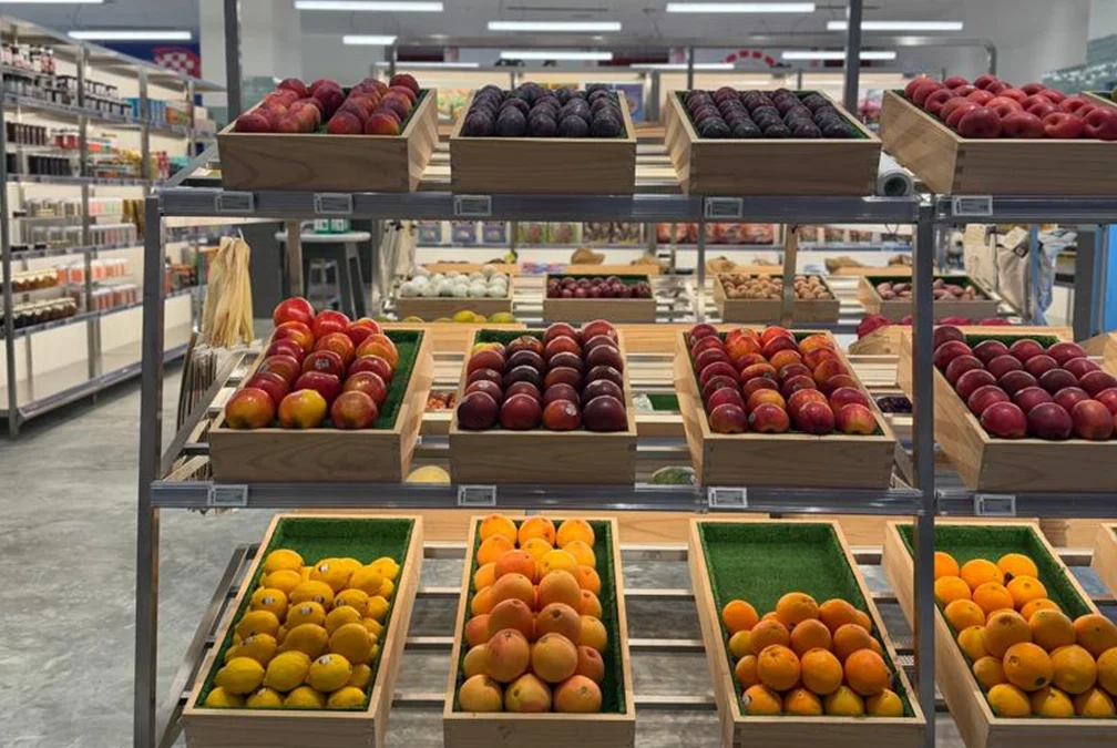 The loneliest beautiful supermarket